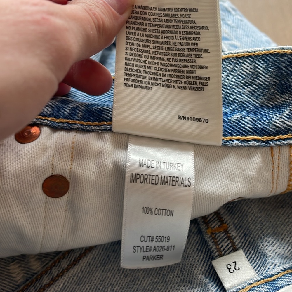 Agolde Parker Vintage Cut Off Short - Picture 11 of 14